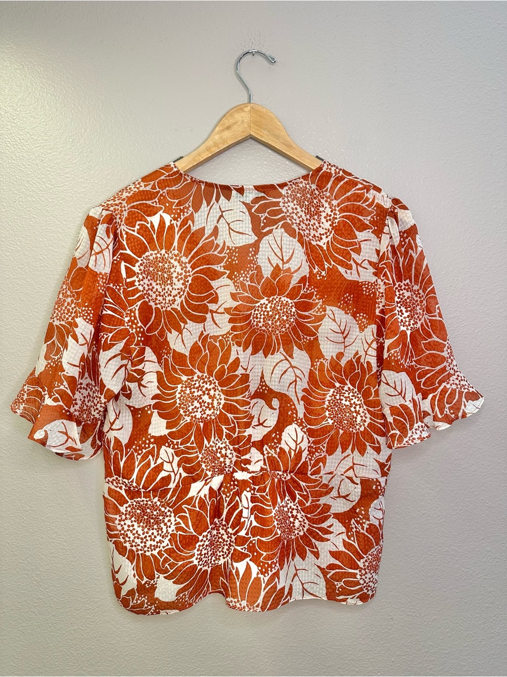 Madewell Journal Sunflower Season Keyhole Silk Short Sleeve Blouse - Picture 3 of 9